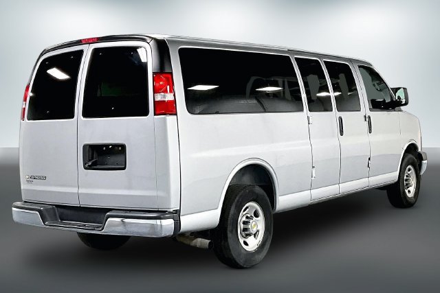 Used 2025 Chevrolet Express 3500 LT w/ LT Preferred Equipment Group RWD image 6