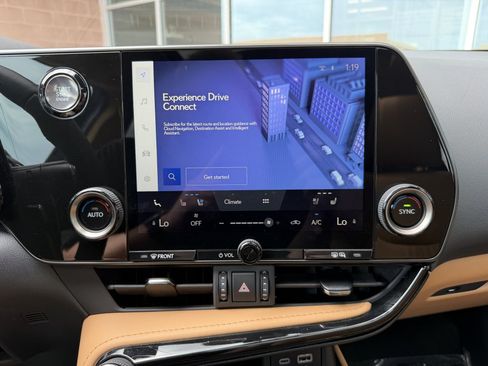 Used 2025 Lexus NX 250 FWD w/ Premium Package image 19