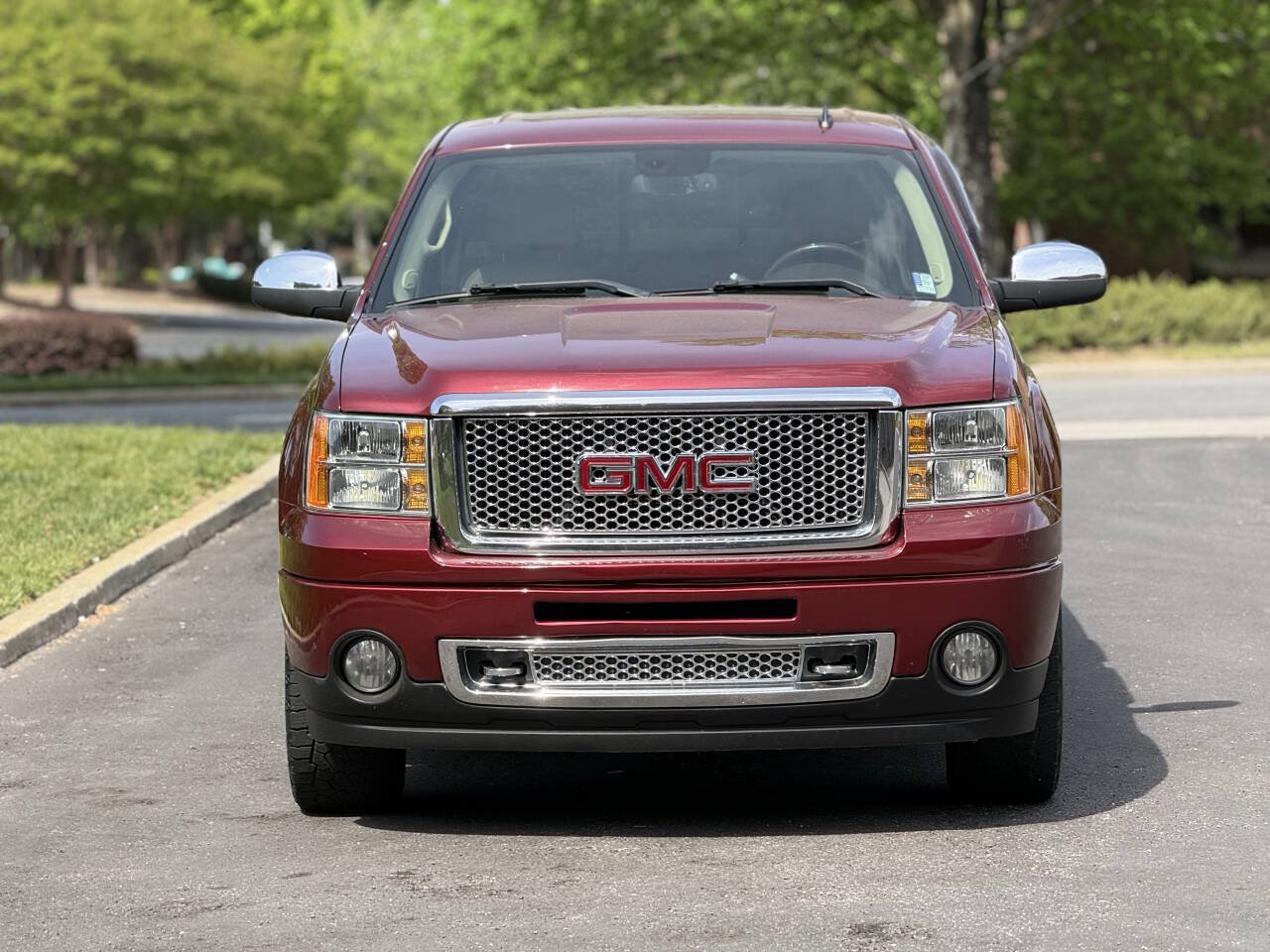 Used 2009 GMC Sierra 1500 Denali AWD/4WD image 4