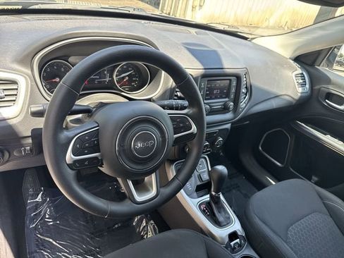 Used 2018 Jeep Compass Sport AWD/4WD image 15