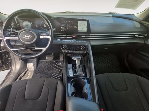 Used 2024 Hyundai Elantra SEL w/ Convenience Package FWD image 10