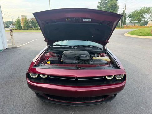 Used 2019 Dodge Challenger SXT RWD image 23