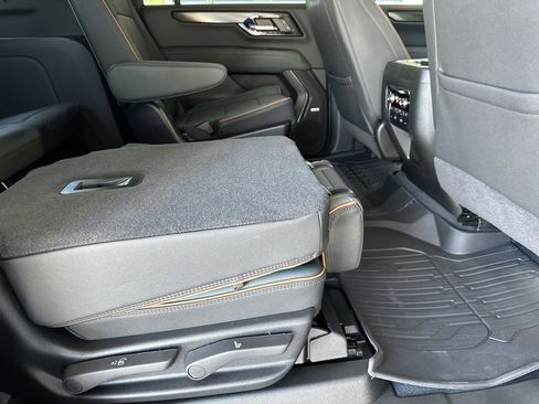 New 2026 GMC Yukon XL AT4 w/ AT4 Premium Plus Package AWD/4WD image 39