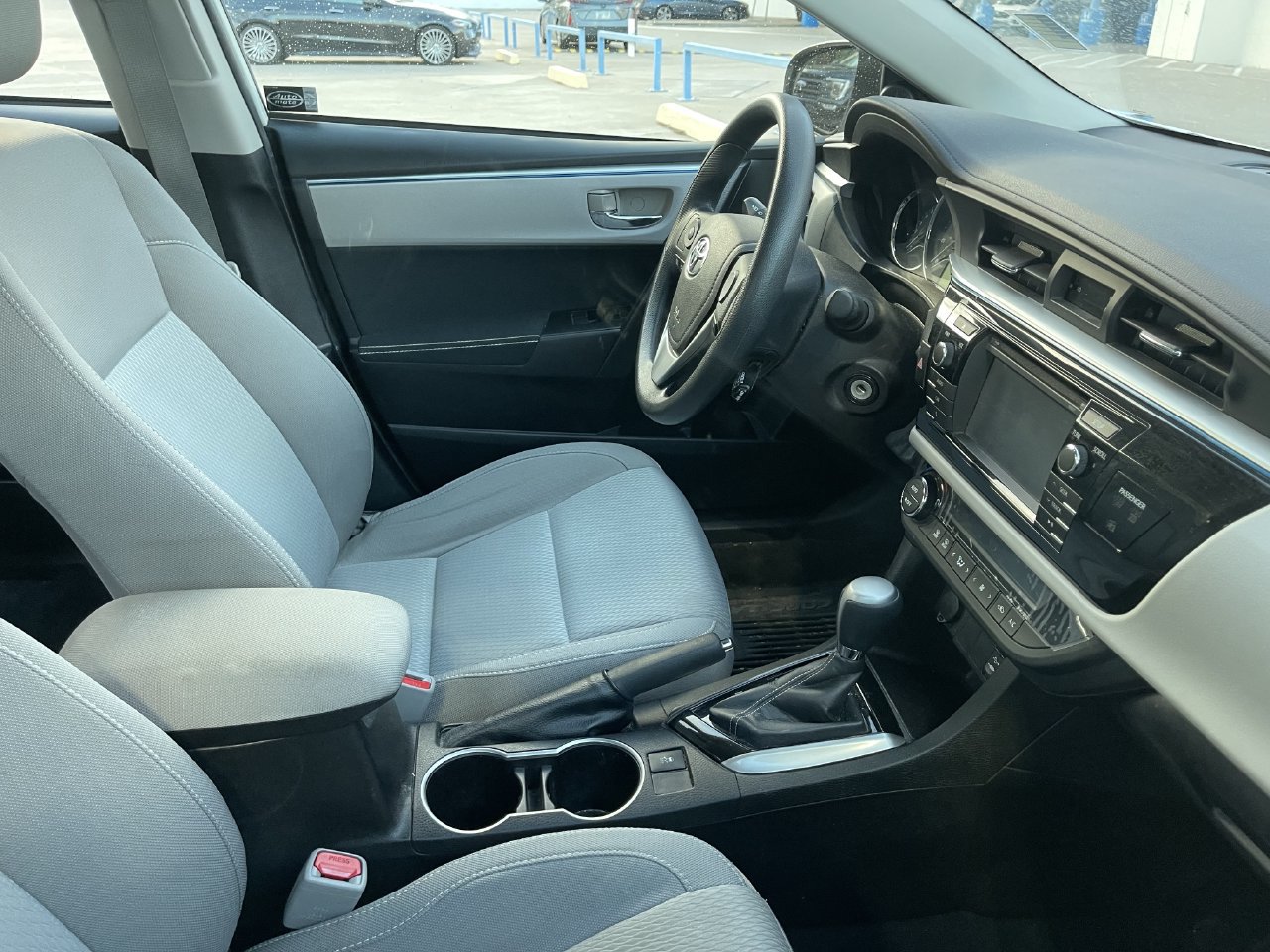 Used 2016 Toyota Corolla LE FWD image 7