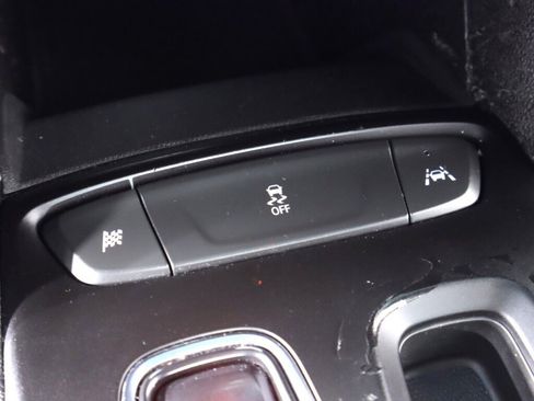 Used 2023 Chevrolet Bolt LT FWD image 24