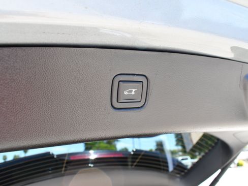 Used 2023 Chevrolet Blazer LT w/ Convenience Package FWD image 10