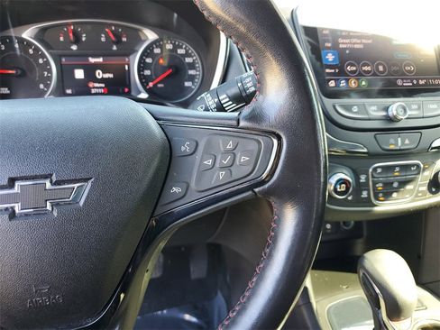 Certified 2022 Chevrolet Equinox RS w/ Infotainment Package image 23