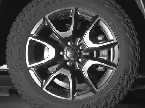 Used 2025 Jeep Compass Trailhawk AWD/4WD image 13