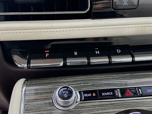 Used 2020 Lincoln Aviator Black Label Grand Touring w/ Class IV Trailer Tow Package AWD/4WD image 28