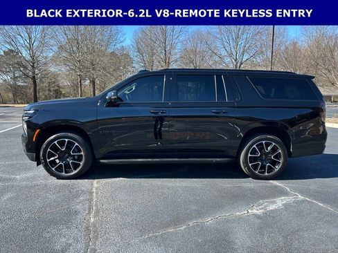 Used 2025 Chevrolet Suburban RST w/ Comfort Package image 12