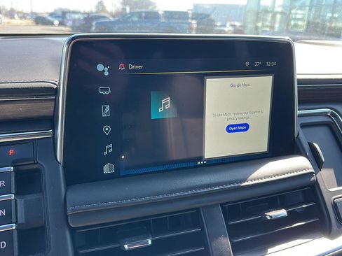 Used 2024 Chevrolet Suburban LT image 14