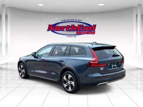 Used 2025 Volvo V60 B5 Cross Country Plus AWD/4WD image 5