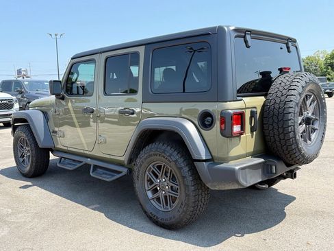 Used 2025 Jeep Wrangler Unlimited Sport AWD/4WD image 5