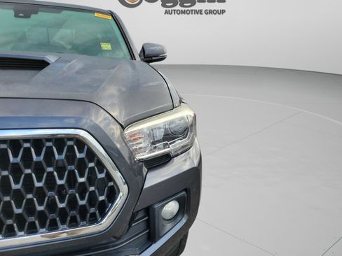 Used 2019 Toyota Tacoma TRD Sport image 9