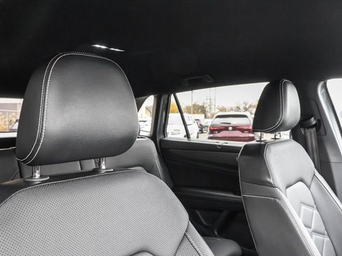 Certified 2024 Volkswagen Atlas Cross Sport SE image 36