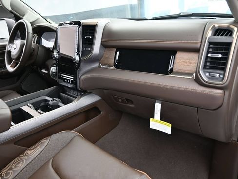 Used 2025 RAM 1500 Limited AWD/4WD image 47
