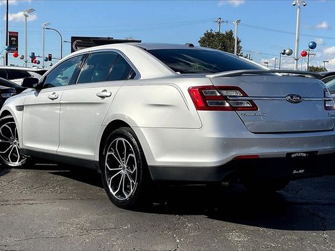Used 2019 Ford Taurus SHO image 10