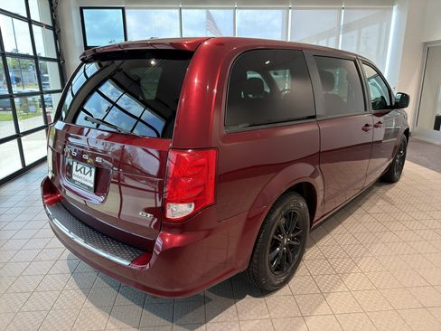 Used 2020 Dodge Grand Caravan GT FWD image 5