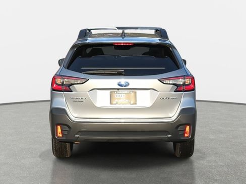 Used 2022 Subaru Outback Premium image 6