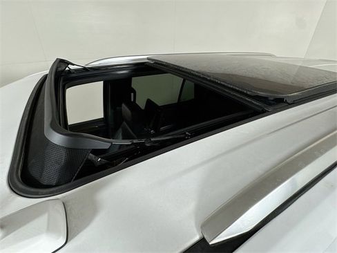 Certified 2024 Chevrolet Tahoe High Country w/ Advanced Technology Package image 21