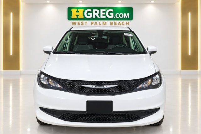 Used 2022 Chrysler Voyager LX FWD image 7