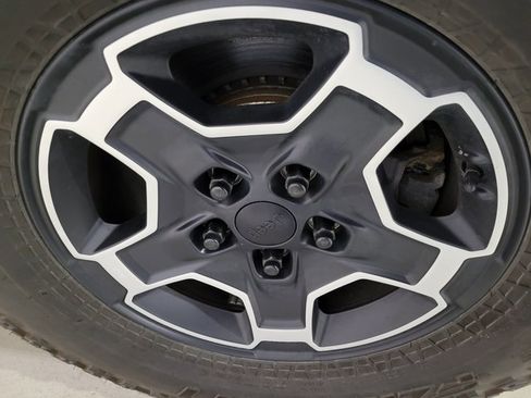 Used 2021 Jeep Gladiator Mojave w/ Dual Top Group image 30