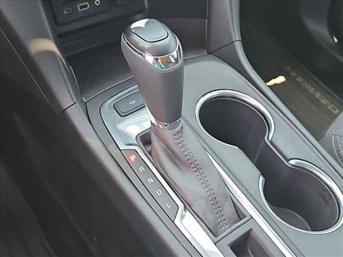 Used 2020 Chevrolet Equinox LT FWD image 19