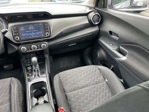 Certified 2023 Nissan Kicks SV FWD image 4