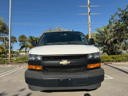Used 2020 Chevrolet Express 2500 w/ Driver Convenience Package RWD image 4