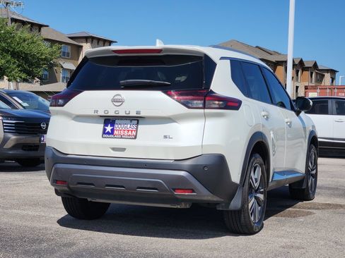 Used 2023 Nissan Rogue SL w/ SL Premium Package FWD image 3