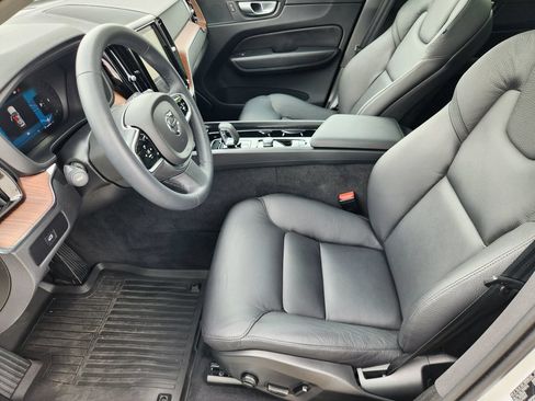 Certified 2024 Volvo XC60 B5 Plus w/ Protection Package Premier AWD/4WD image 9