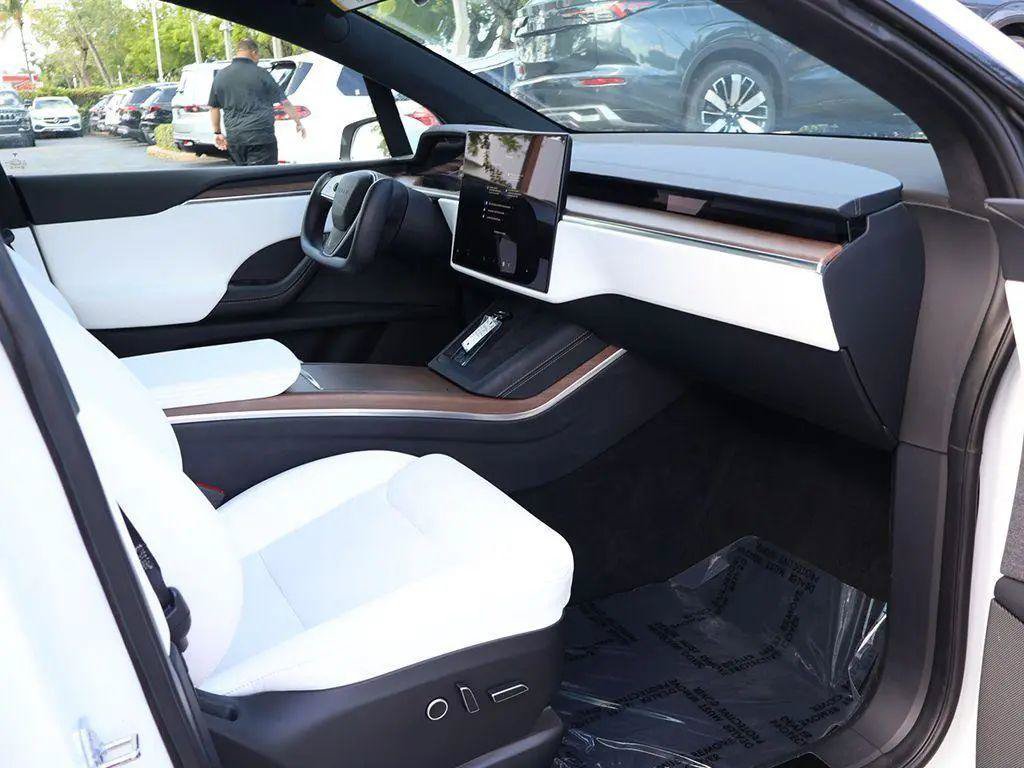 Used 2022 Tesla Model X AWD/4WD image 14