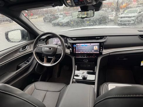 New 2026 Jeep Grand Cherokee L Limited image 18