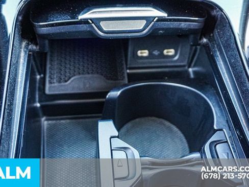 Used 2025 Mercedes-Benz C 300 Sedan image 41