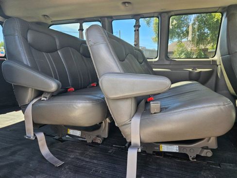 Used 2008 Chevrolet Express 1500 Passenger image 13