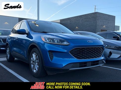 Used 2020 Ford Escape SE image 1