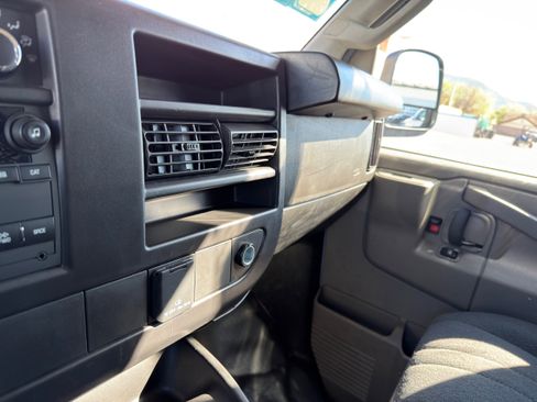 Used 2024 GMC Savana 2500 w/ Driver Convenience Package image 31