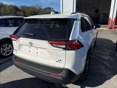 Used 2025 Toyota RAV4 LE image 7
