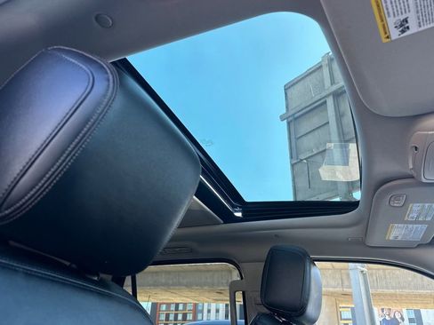 Used 2018 Ford Expedition Platinum image 21