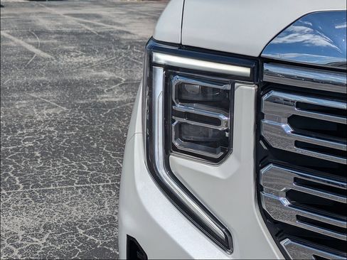 Used 2024 GMC Sierra 1500 Denali w/ Denali Reserve Package AWD/4WD image 11
