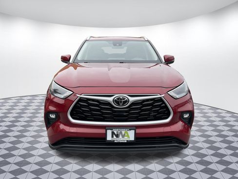 Used 2022 Toyota Highlander XLE image 5