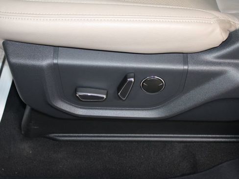 Used 2024 Ford Expedition Limited image 26