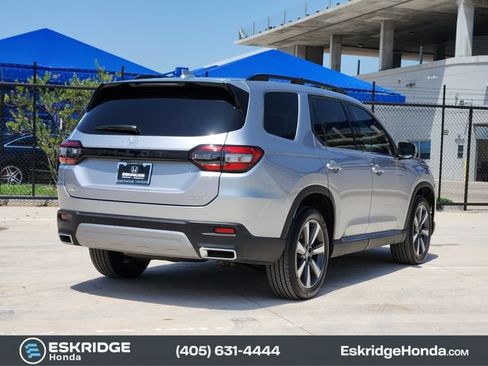 Used 2025 Honda Pilot Elite image 7