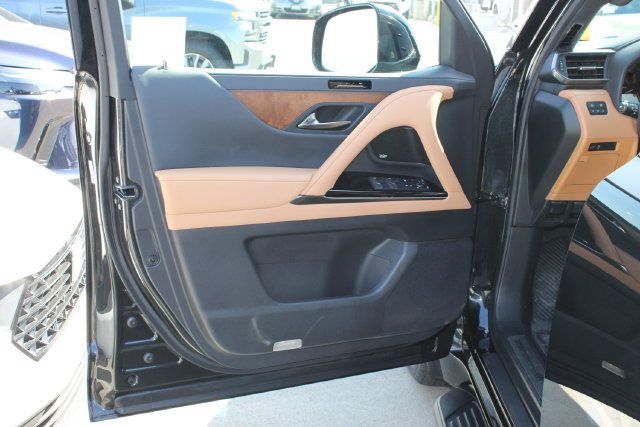 Certified 2024 Lexus LX 600 4WD w/ Interior Upgrade Package image 12