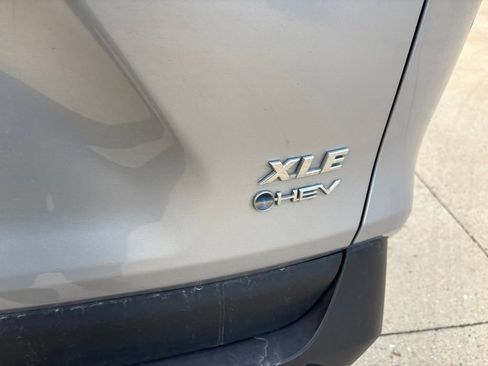 Used 2025 Toyota RAV4 XLE AWD/4WD image 25