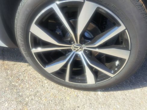 Used 2025 Volkswagen Atlas SEL Premium R-Line image 31