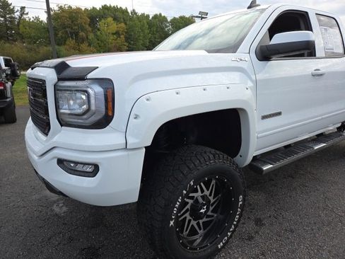 Used 2018 GMC Sierra 1500 SLE image 29