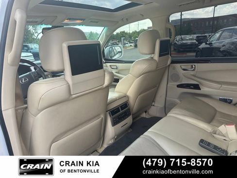 Used 2013 Lexus LX 570 4WD w/ Luxury Pkg image 35