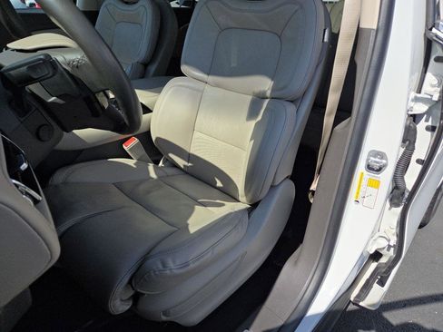 Used 2023 Lincoln Aviator Grand Touring w/ Equipment Group 301A AWD/4WD image 19