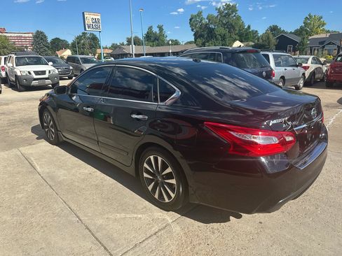 Used 2017 Nissan Altima 2.5 SV FWD image 7